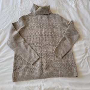 Large reitmans stretchy turtleneck